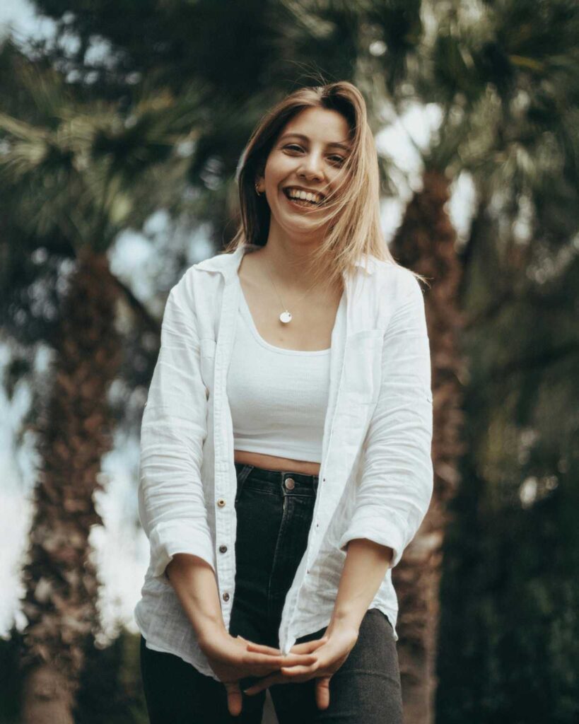 optimized smiling outdoor under 100kb